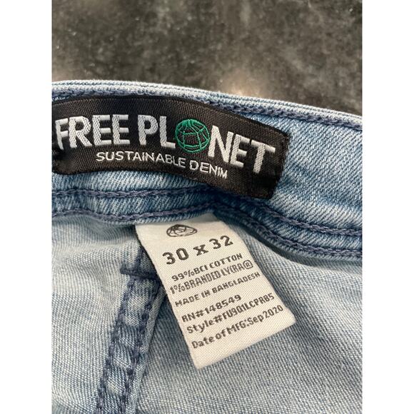 Free Planet 30X32 sustainable CO light wash jean - Picture 3 of 11